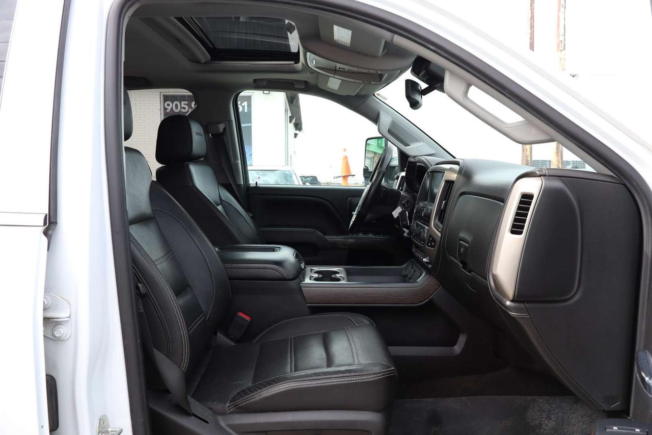 2018 GMC SIERRA 2500HD Denali Crew Cab 4WD Diesel Duramax Photo