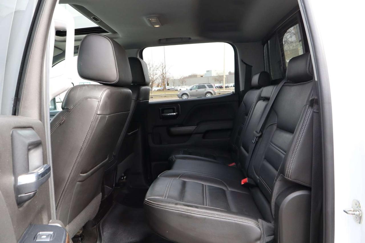 2018 GMC SIERRA 2500HD Denali Crew Cab 4WD Diesel Duramax Photo