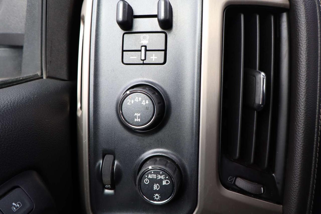 2018 GMC SIERRA 2500HD Denali Crew Cab 4WD Diesel Duramax Photo