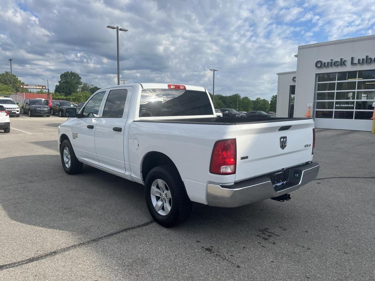 2023 RAM 1500 Classic SLT 4x4 Crew Cab 5'7 Box Photo3