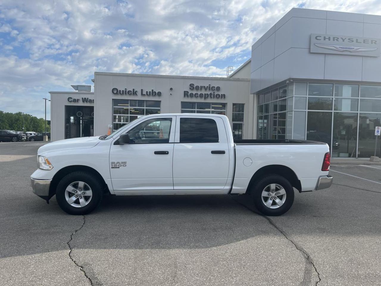 2023 RAM 1500 Classic SLT 4x4 Crew Cab 5'7 Box Photo2