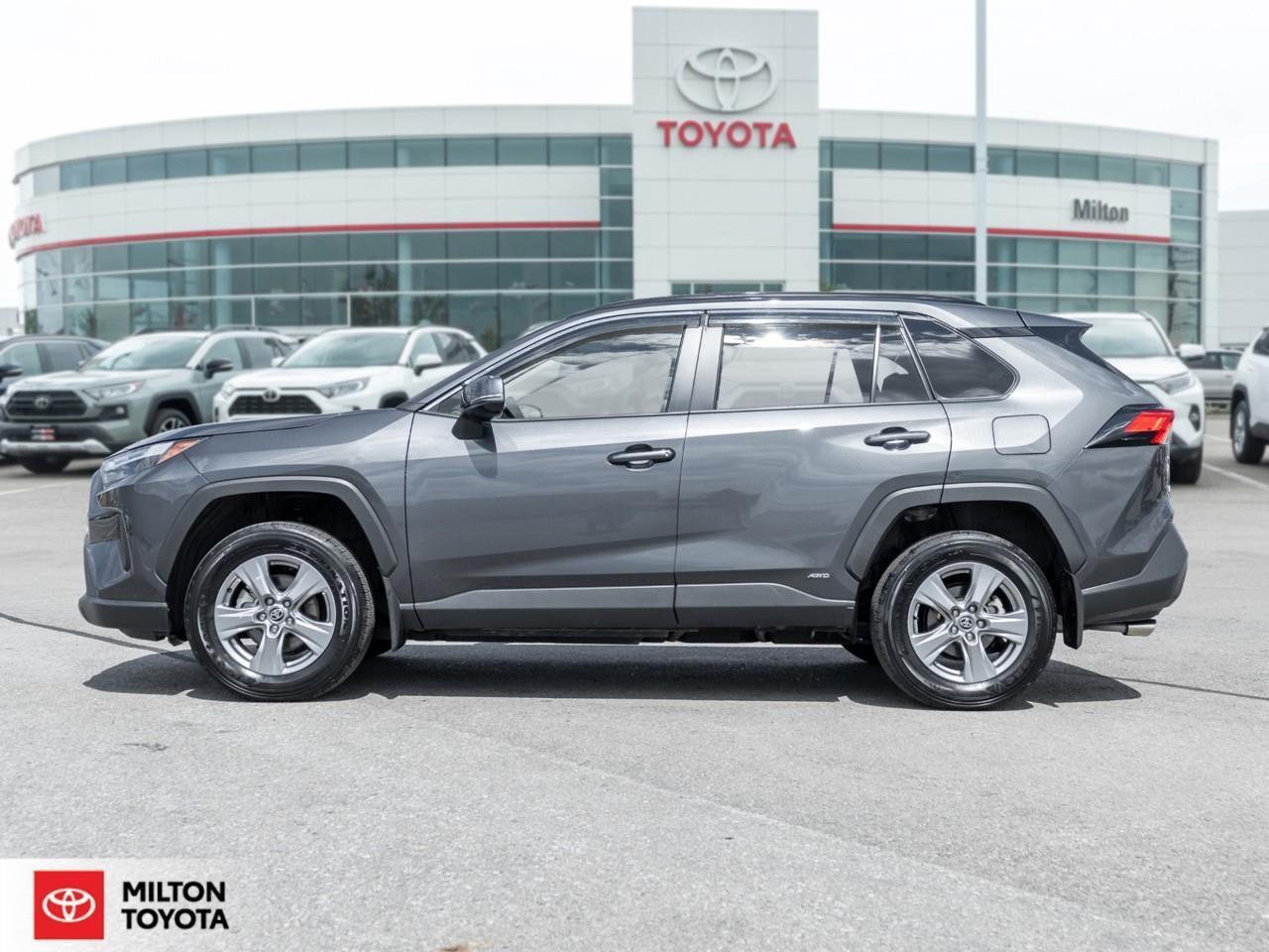 2025 Toyota RAV4 Hybrid SUNROOF CARPLAY HEATED STEERING ONE OWNER TCUV XLE Photo2