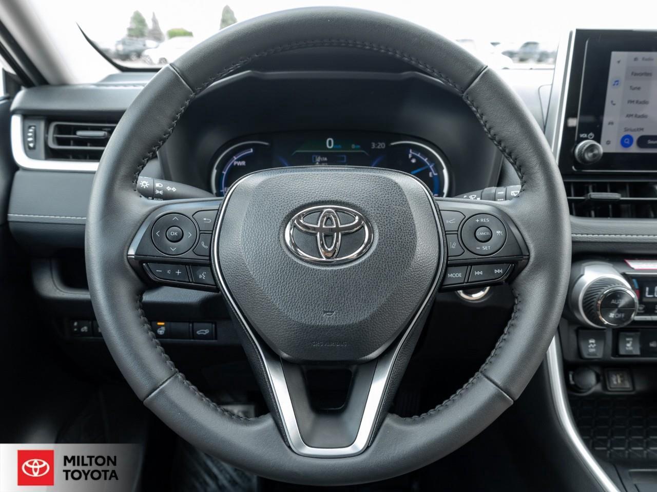 2025 Toyota RAV4 Hybrid SUNROOF CARPLAY HEATED STEERING ONE OWNER TCUV XLE Photo