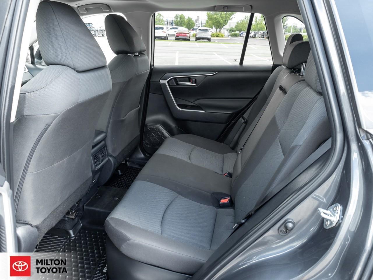2025 Toyota RAV4 Hybrid SUNROOF CARPLAY HEATED STEERING ONE OWNER TCUV XLE Photo