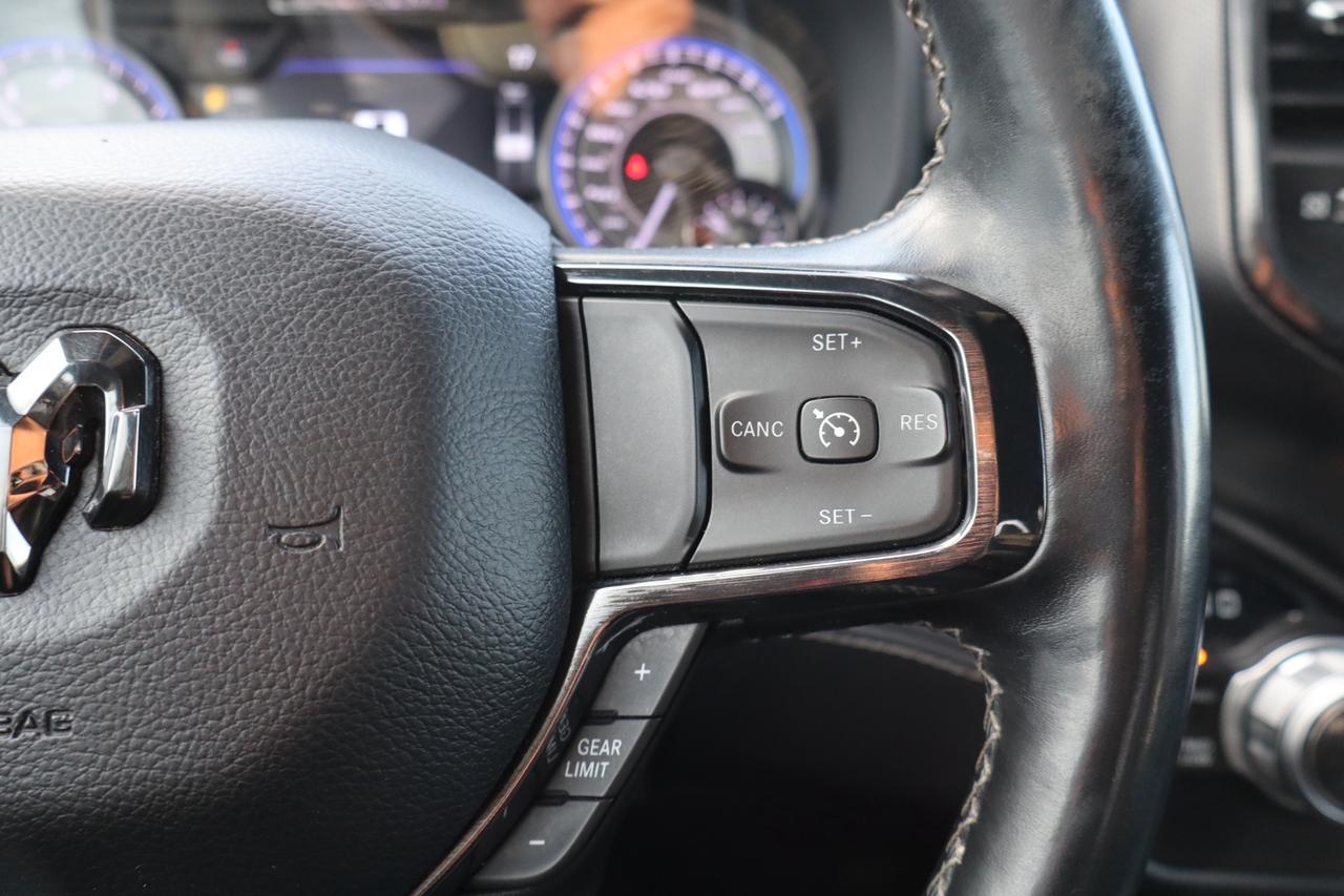 2022 RAM 1500 Limited Crew Cab 4WD   No Accident   $124/Weekly Photo