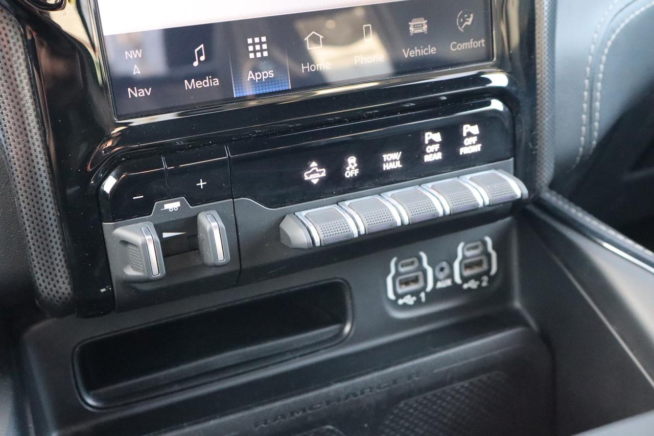 2022 RAM 1500 Limited Crew Cab 4WD   No Accident   $124/Weekly Photo