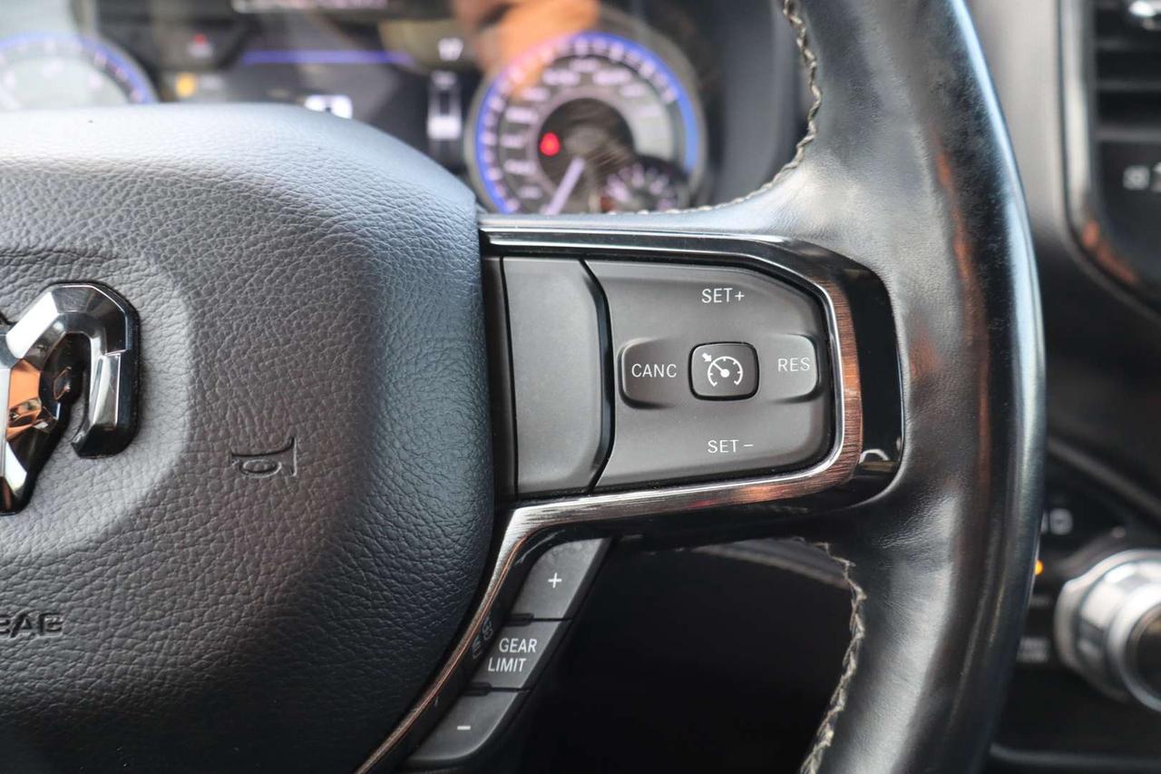 2022 RAM 1500 Limited Crew Cab 4WD   No Accident   $124/Weekly Photo