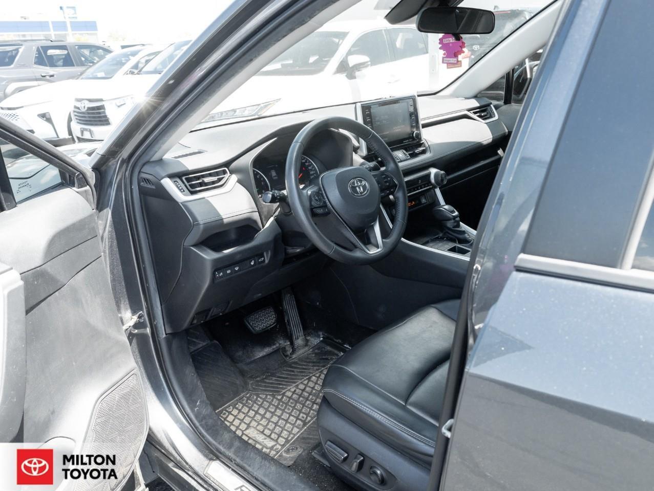 2020 Toyota RAV4 XLE PREMIUM AWD LEATHER REMOTE CONNECT 19 RIMS XLE Photo