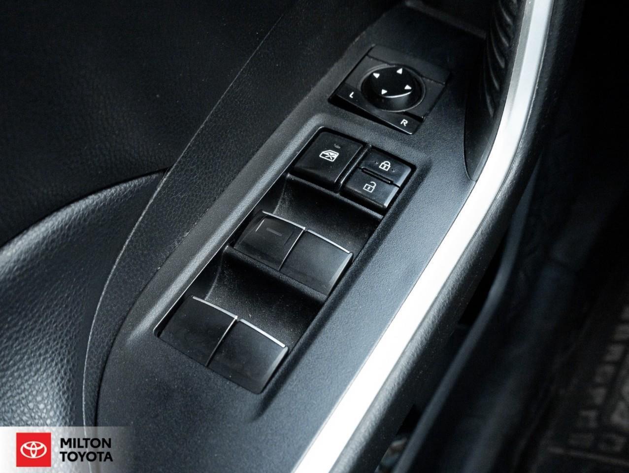 2020 Toyota RAV4 XLE PREMIUM AWD LEATHER REMOTE CONNECT 19 RIMS XLE Photo