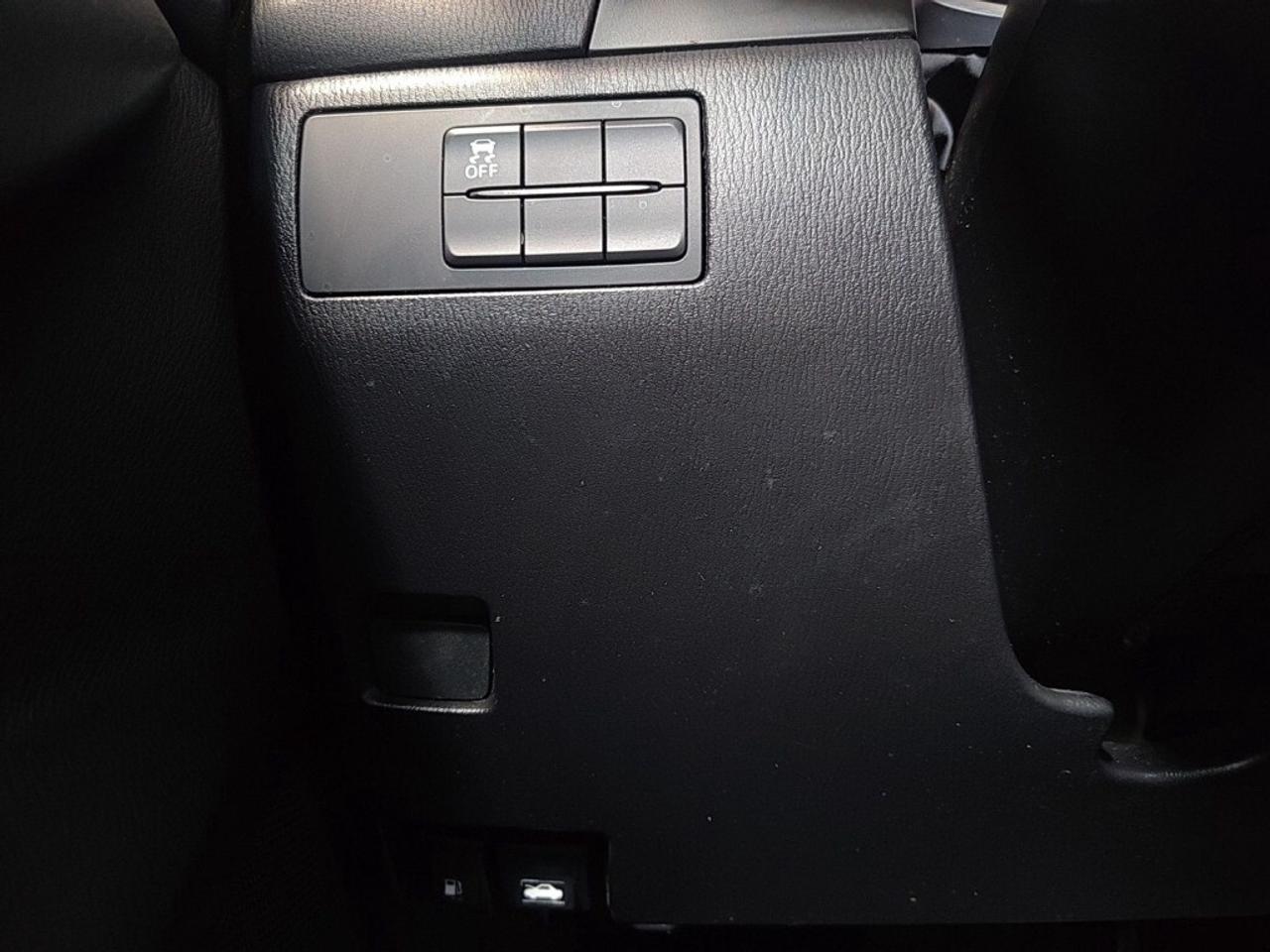 2015 Mazda MAZDA3 GS Hatchback   Heated Seats   Back-Up Camera   Blu Photo