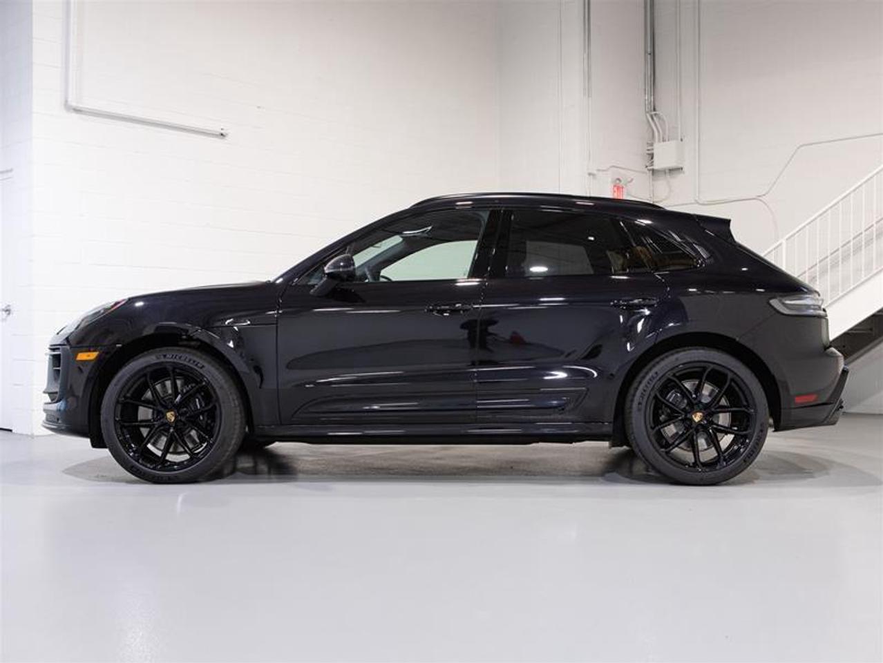 2026 Porsche Macan GTS AWD Photo4
