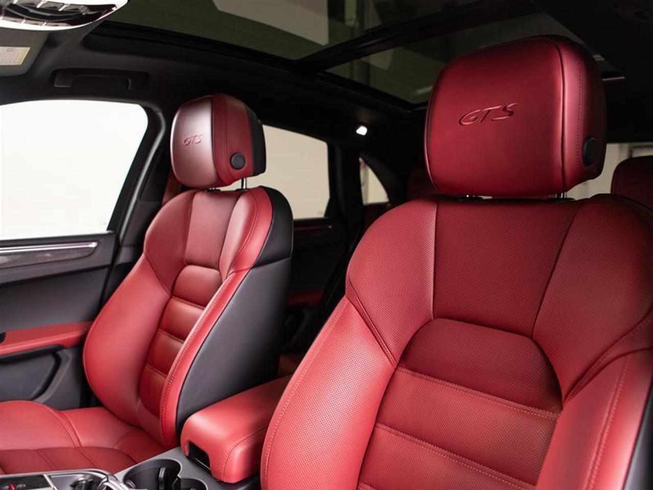2026 Porsche Macan GTS AWD Photo