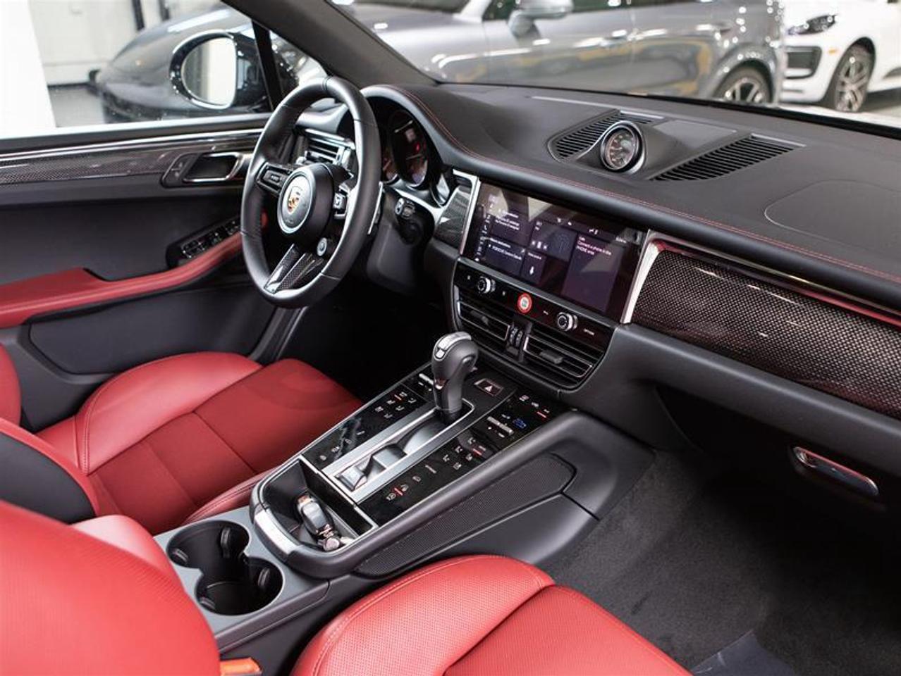 2026 Porsche Macan GTS AWD Photo