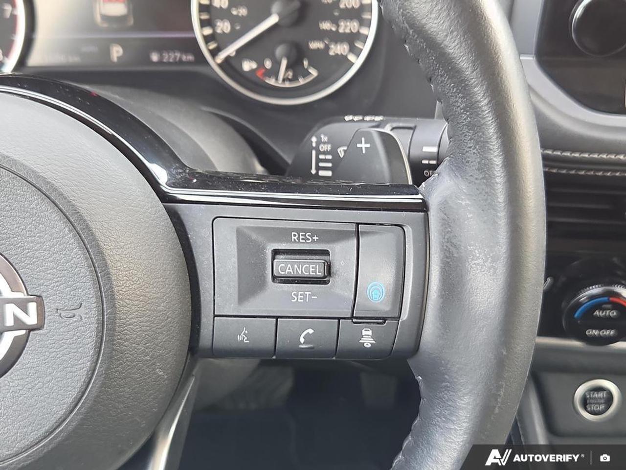 2023 Nissan Rogue SL LEATHER   NAVIGATION   SUNROOF   REMOTE START Photo