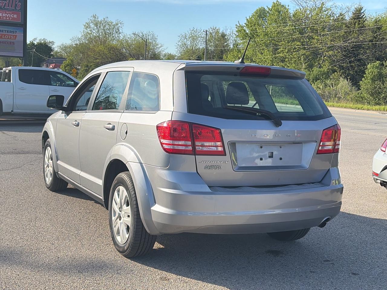 2016 Dodge Journey SE, 5 PASSENGER, CLEAN CARFAX! Photo3