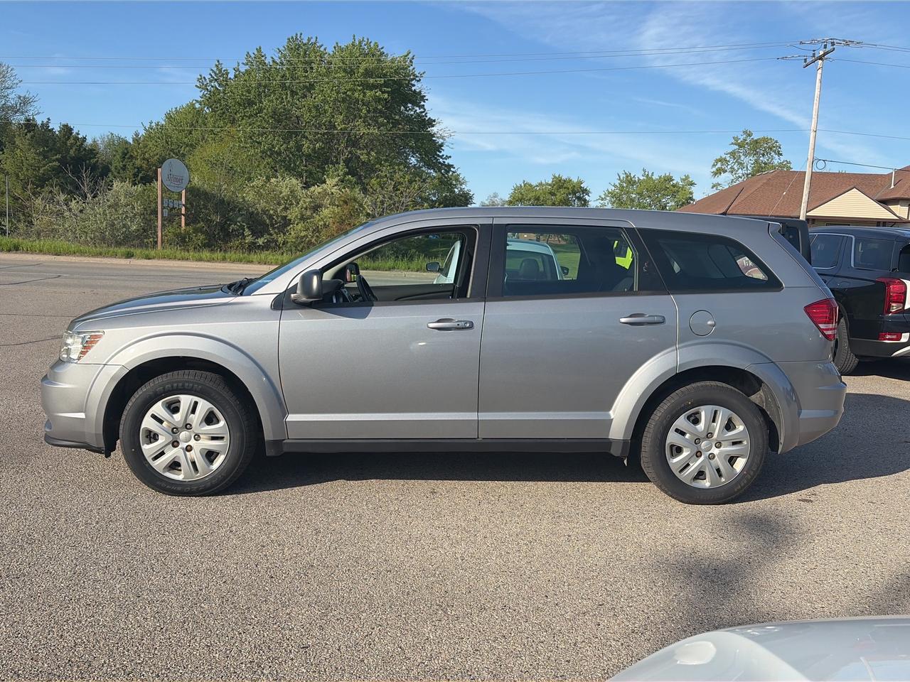 2016 Dodge Journey SE, 5 PASSENGER, CLEAN CARFAX! Photo