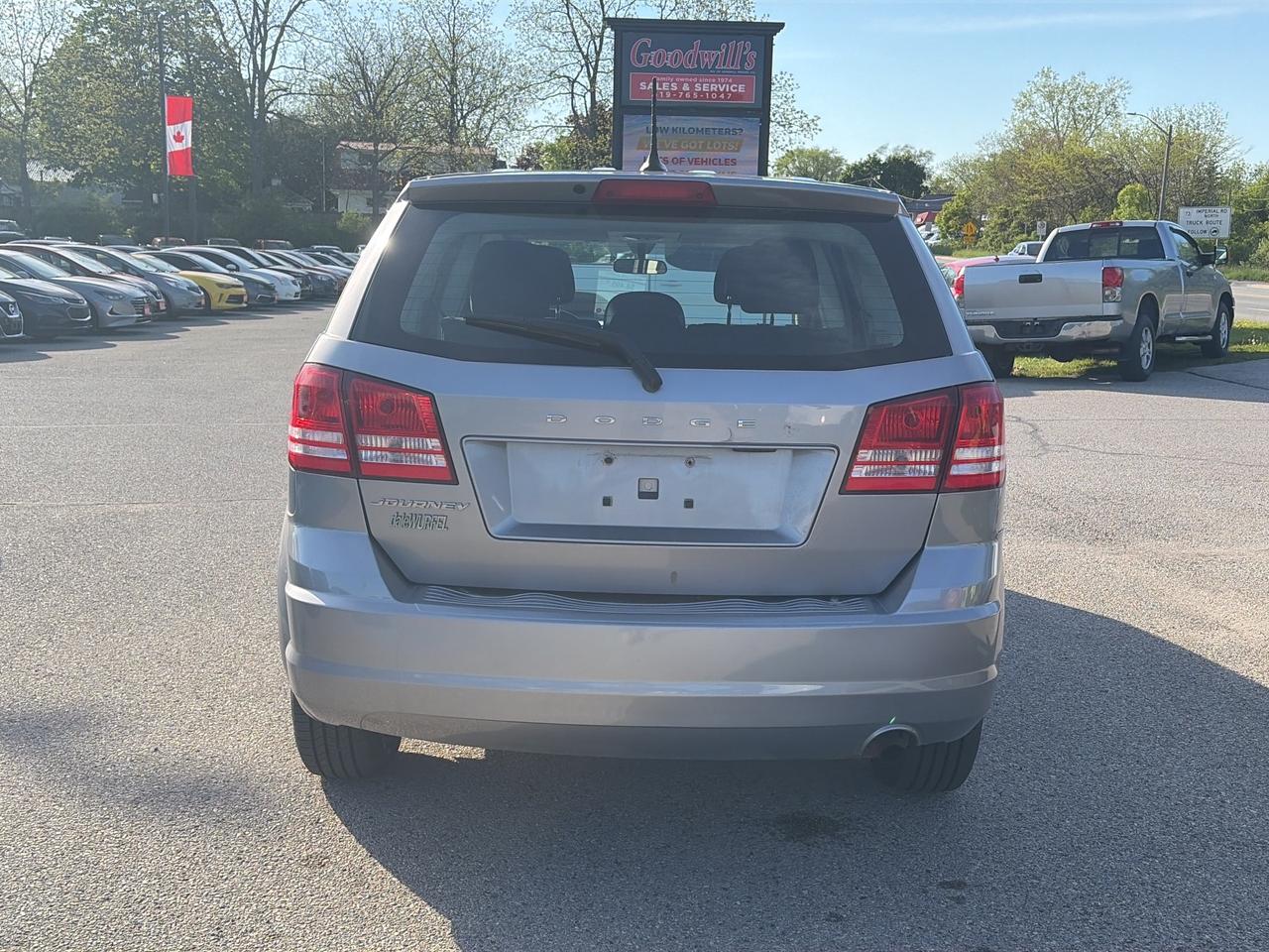 2016 Dodge Journey SE, 5 PASSENGER, CLEAN CARFAX! Photo