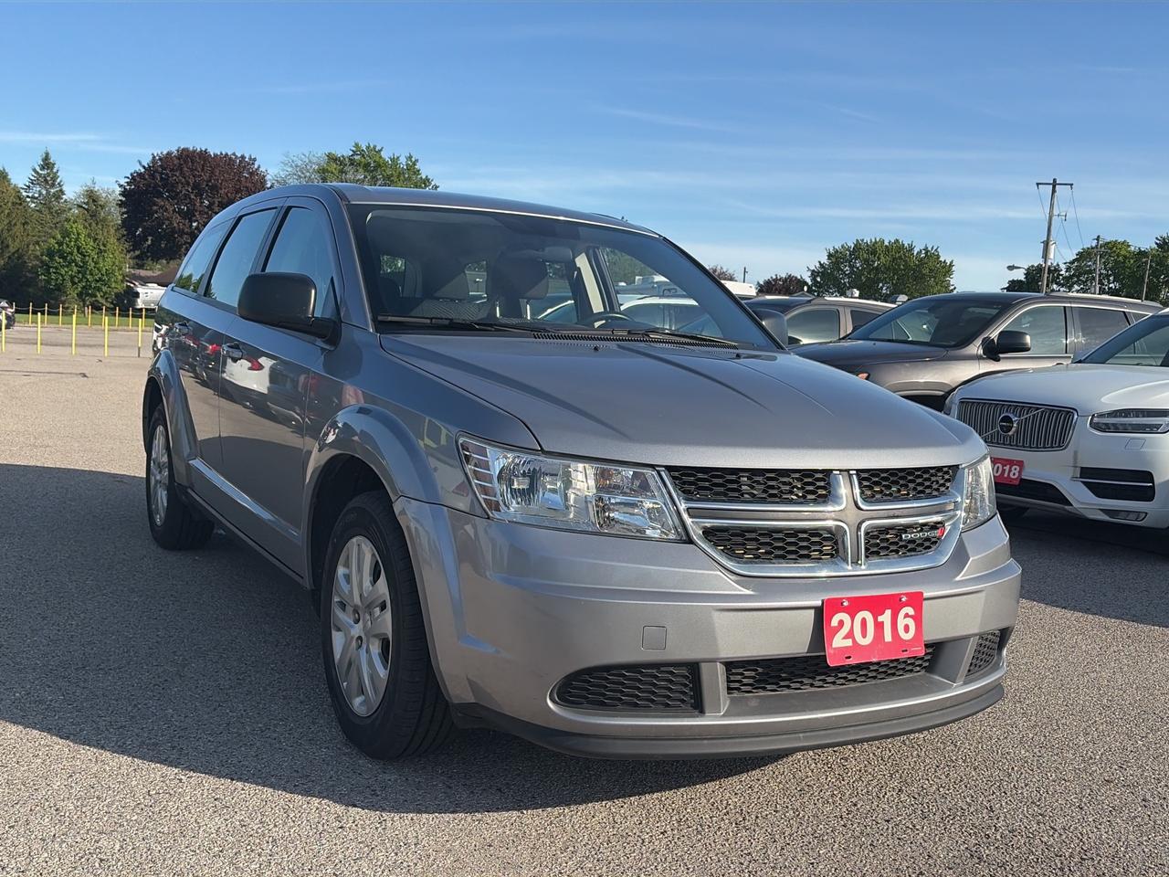 2016 Dodge Journey SE, 5 PASSENGER, CLEAN CARFAX! Photo