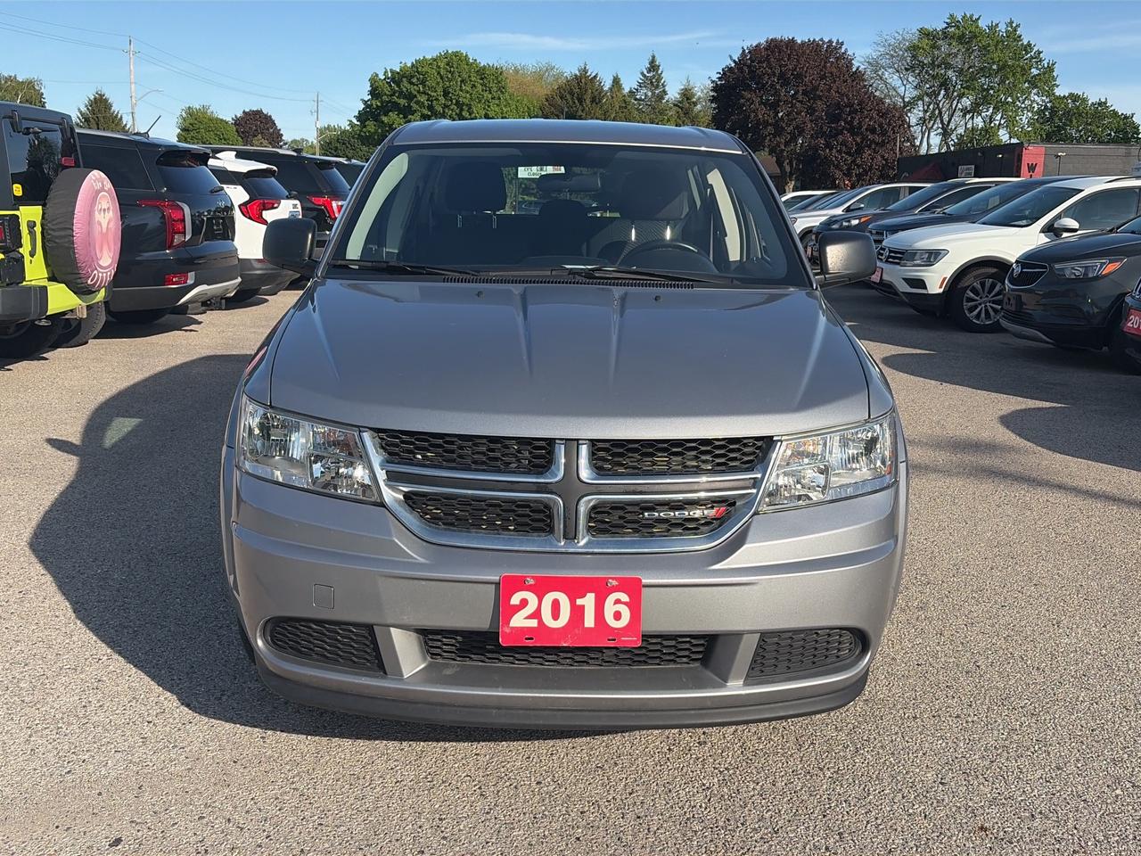 2016 Dodge Journey SE, 5 PASSENGER, CLEAN CARFAX! Photo