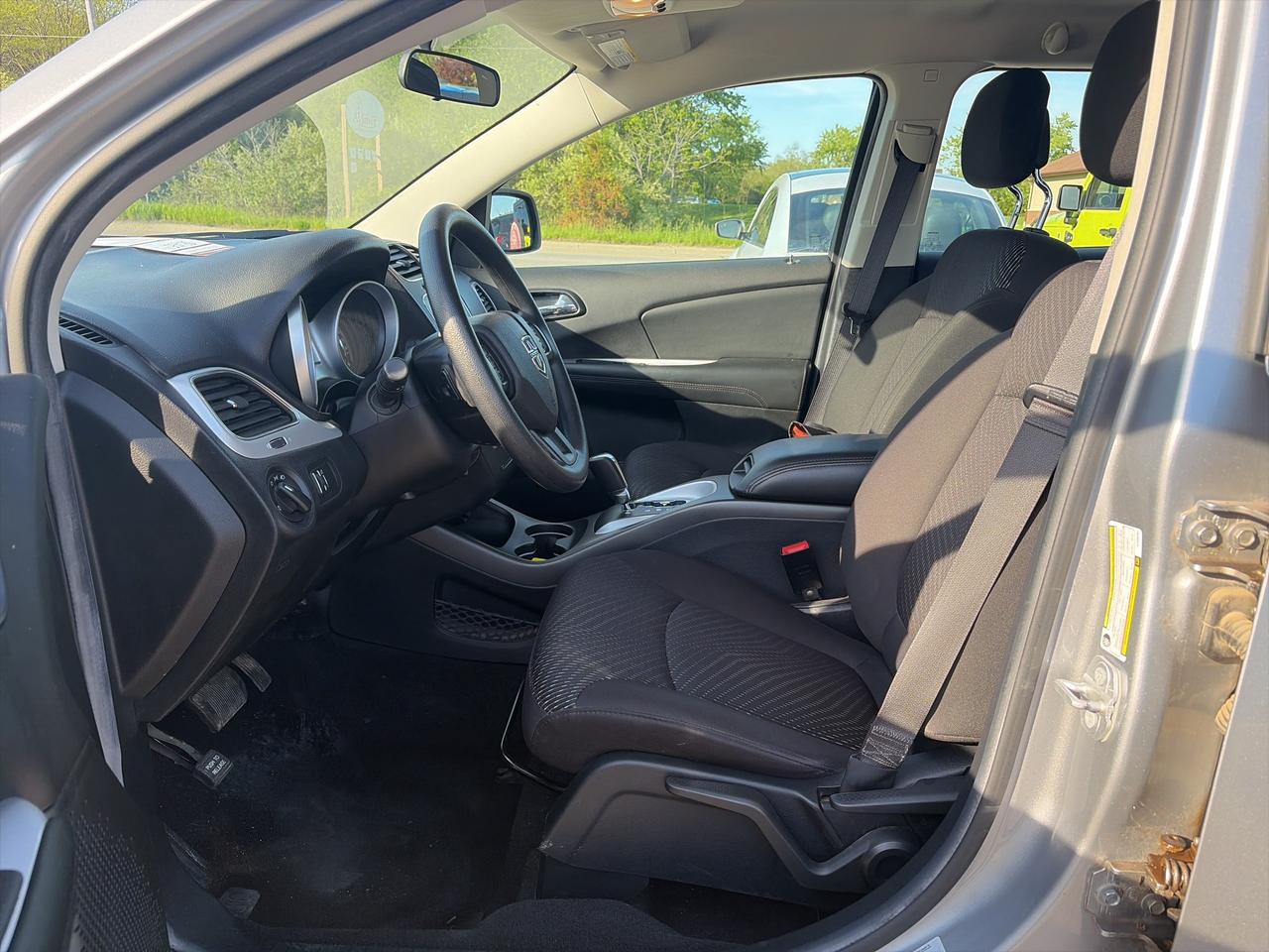 2016 Dodge Journey SE, 5 PASSENGER, CLEAN CARFAX! Photo