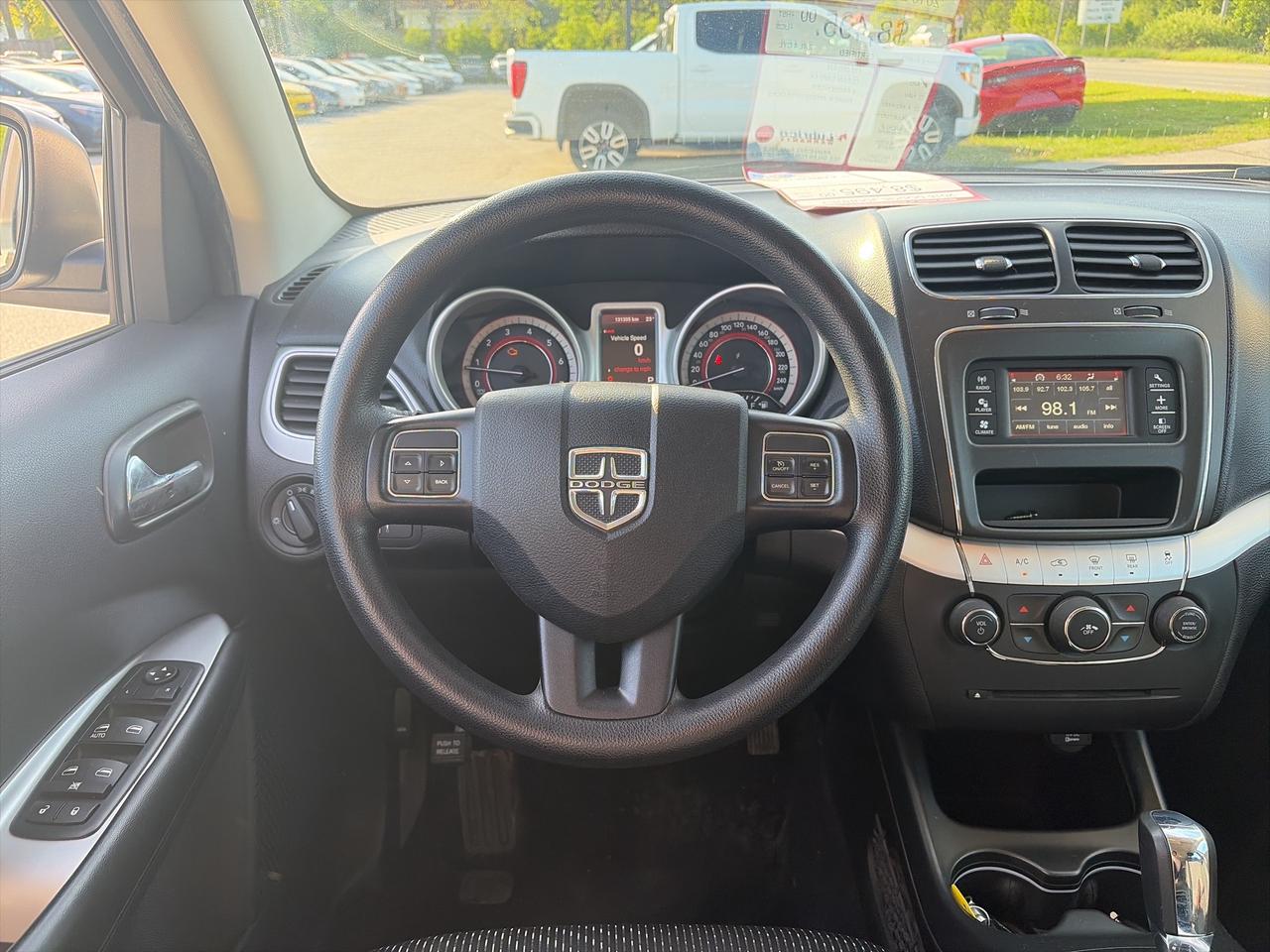 2016 Dodge Journey SE, 5 PASSENGER, CLEAN CARFAX! Photo