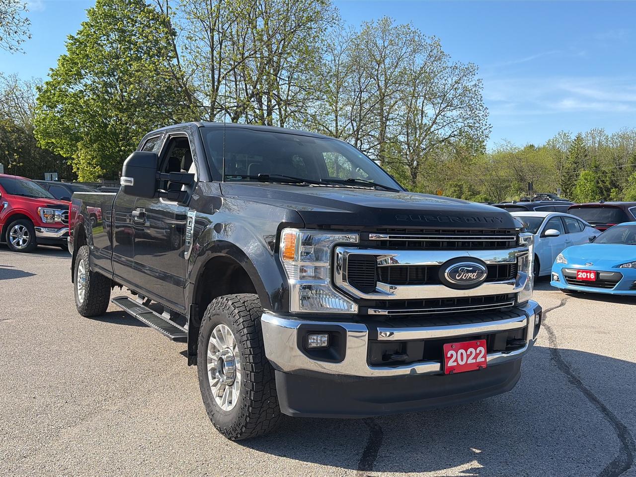 2022 Ford F-250 XLT, CLEAN CARFAX, 3.73 AXLE, 6 PASSENGER! Photo