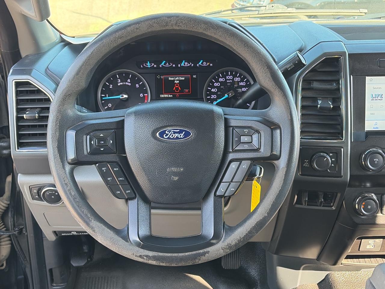 2022 Ford F-250 XLT, CLEAN CARFAX, 3.73 AXLE, 6 PASSENGER! Photo
