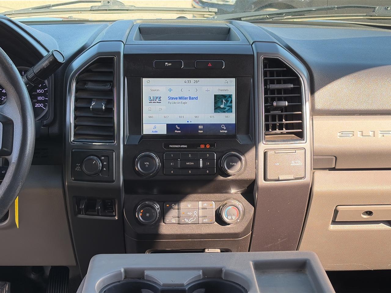 2022 Ford F-250 XLT, CLEAN CARFAX, 3.73 AXLE, 6 PASSENGER! Photo