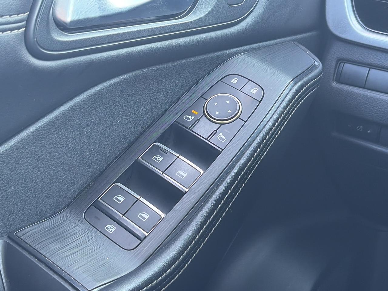 2023 Nissan Rogue AWD SL, HEATED LEATHER, REMOTE START! Photo