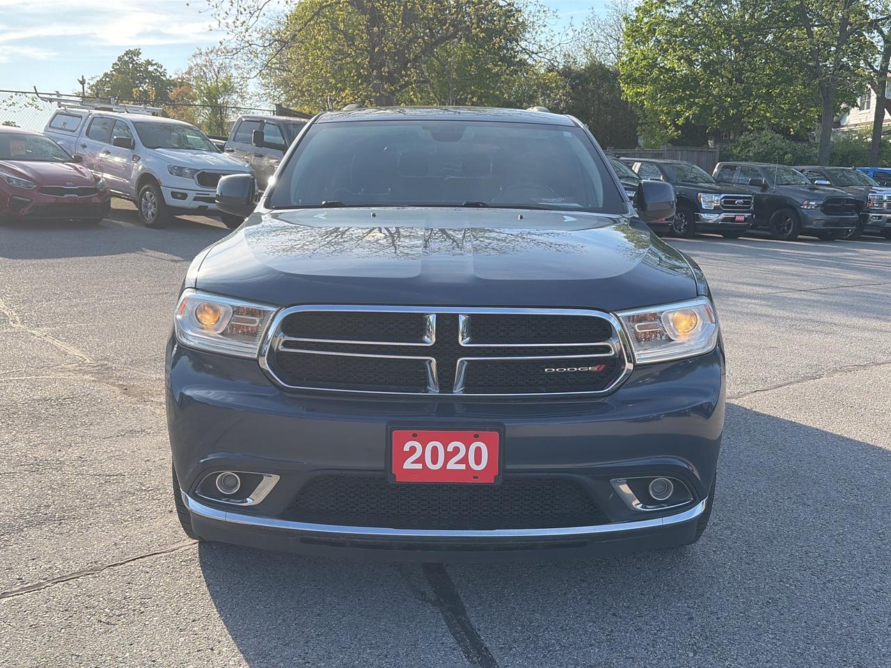 2020 Dodge Durango SXT, CLEAN CARFAX, POWER SEATS, BACK UP CAMERA! Photo