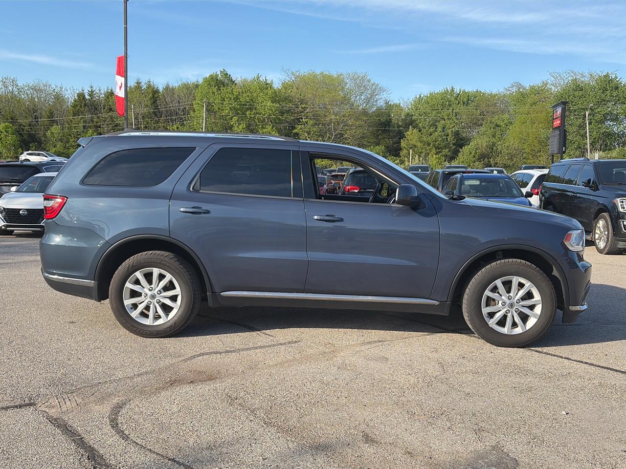 2020 Dodge Durango SXT, CLEAN CARFAX, POWER SEATS, BACK UP CAMERA! Photo
