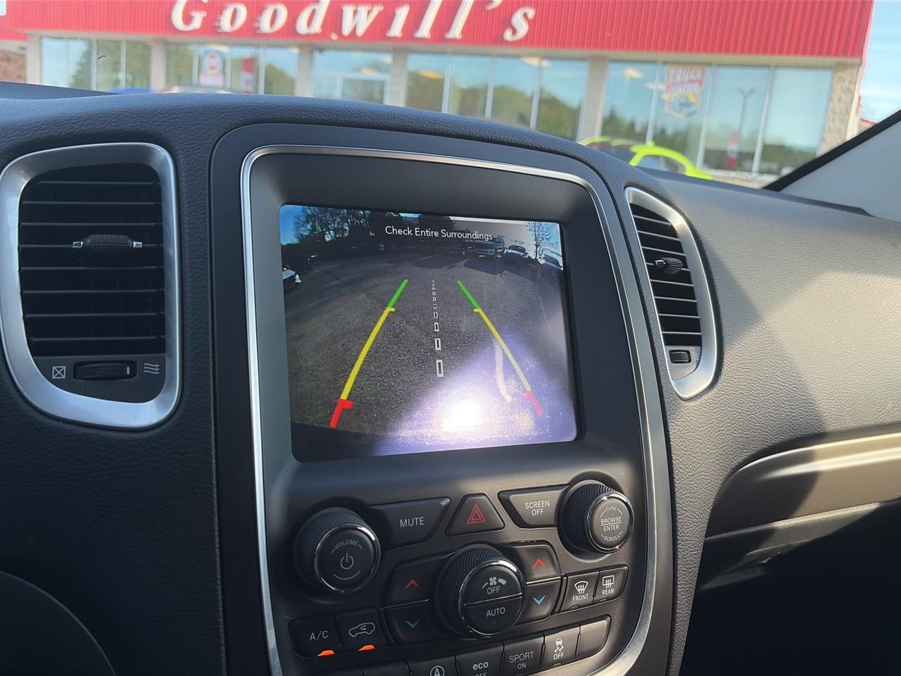 2020 Dodge Durango SXT, CLEAN CARFAX, POWER SEATS, BACK UP CAMERA! Photo