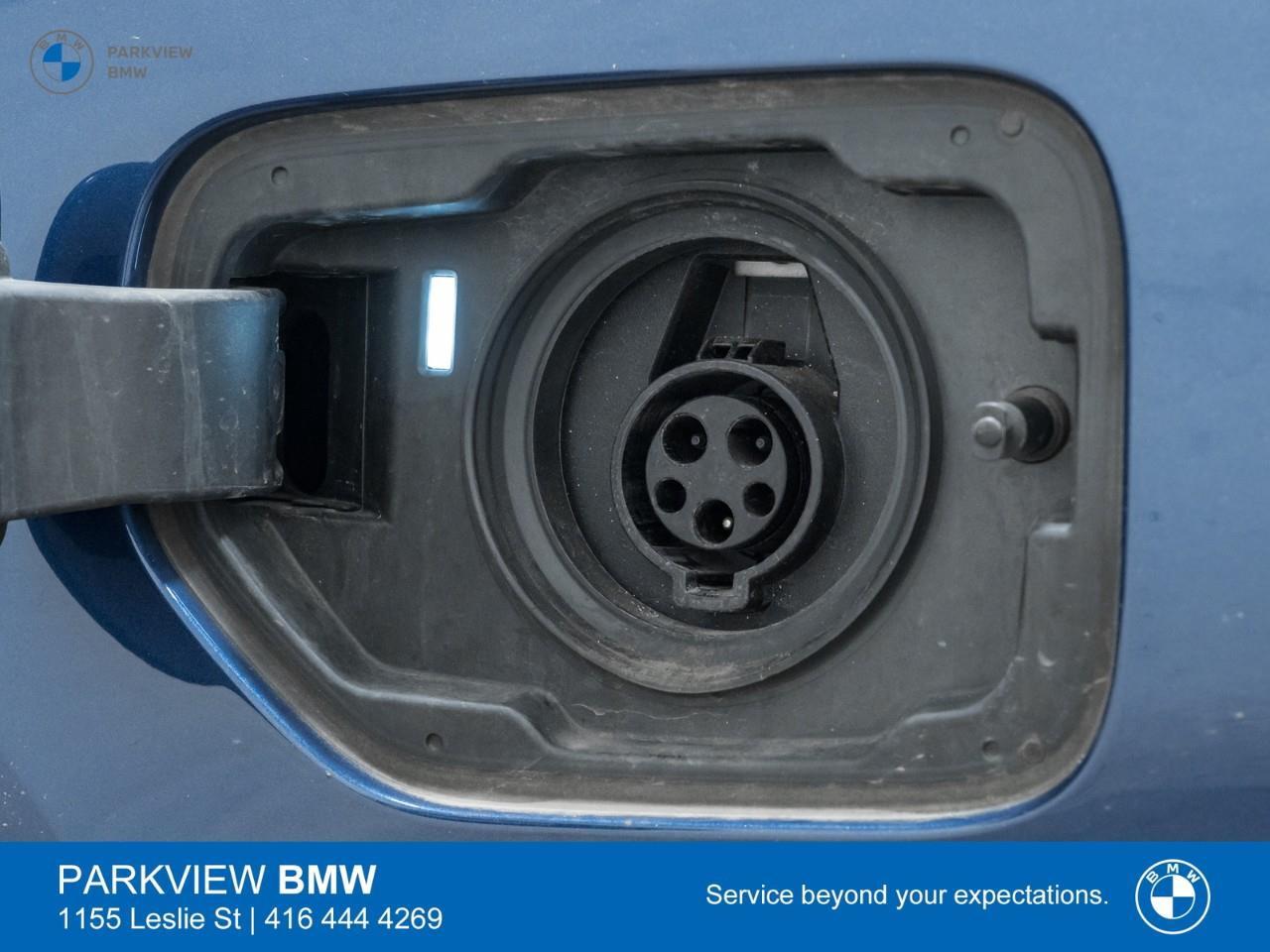 2022 BMW 330e xDrive 4dr All-Wheel Drive Sedan Photo3