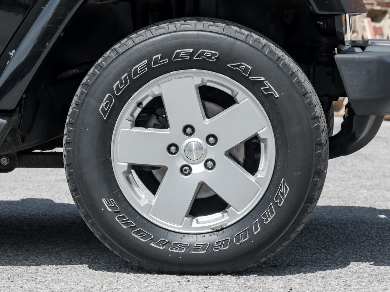 2012 Jeep WRANGLER UNLIMITED 4WD Sahara, Nav Photo3