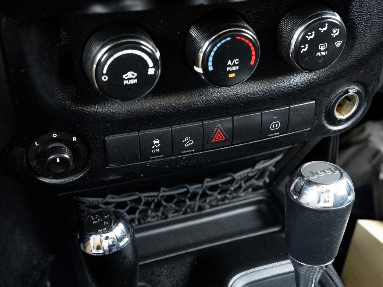 2012 Jeep WRANGLER UNLIMITED 4WD Sahara, Nav Photo
