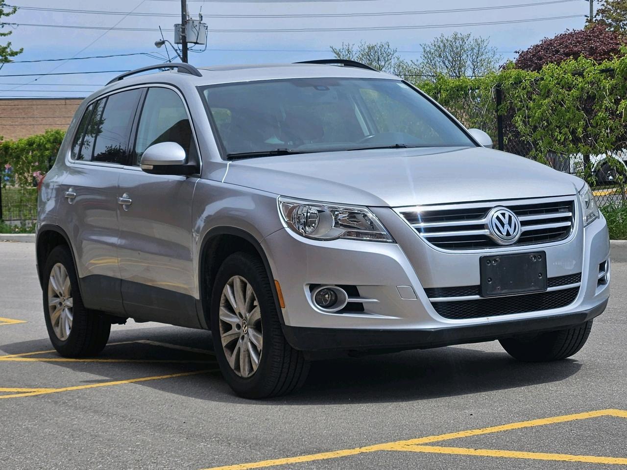 2010 Volkswagen Tiguan Trendline 4Motion, Leather, Sunroof Photo0