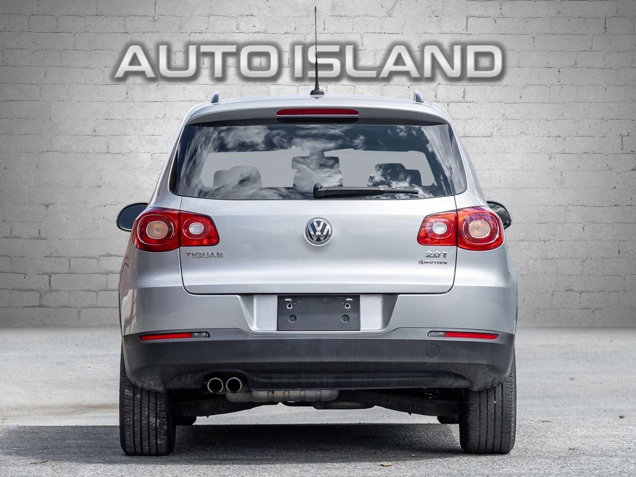 2010 Volkswagen Tiguan Trendline 4Motion, Leather, Sunroof Photo