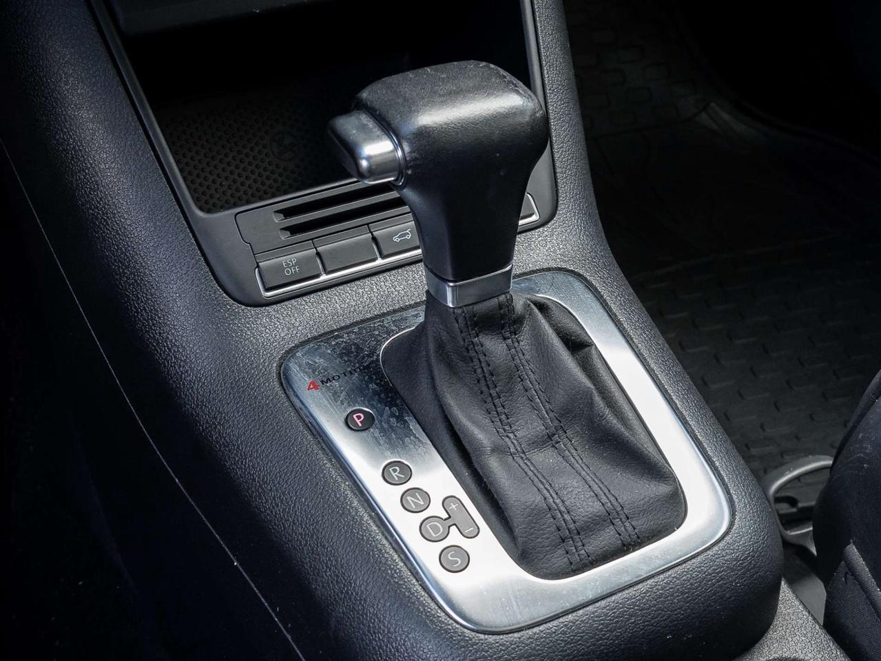 2010 Volkswagen Tiguan Trendline 4Motion, Leather, Sunroof Photo