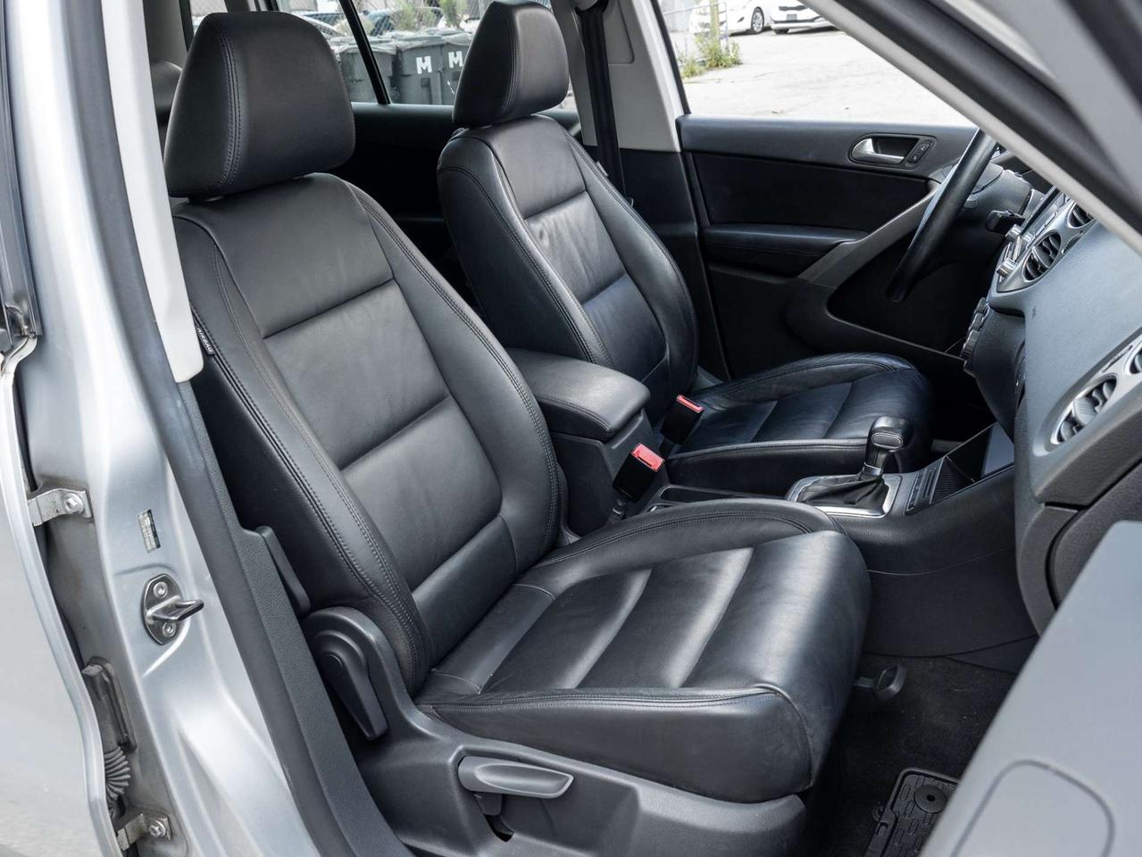 2010 Volkswagen Tiguan Trendline 4Motion, Leather, Sunroof Photo