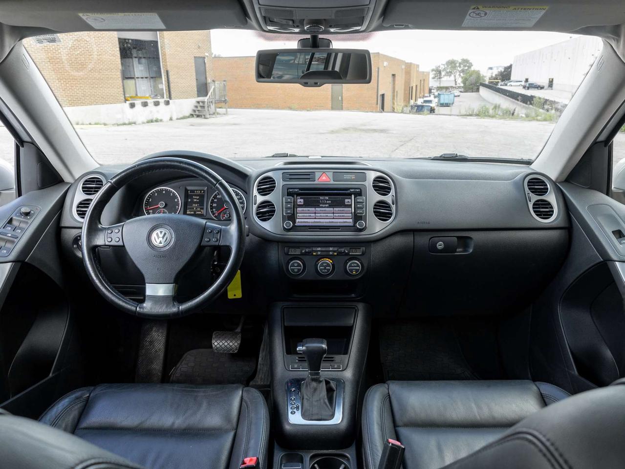 2010 Volkswagen Tiguan Trendline 4Motion, Leather, Sunroof Photo