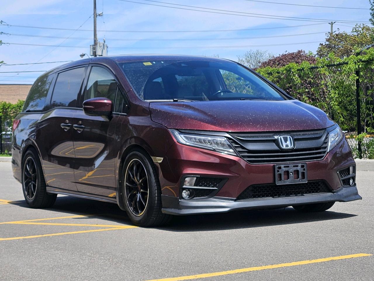 2018 Honda Odyssey Touring Auto Photo0