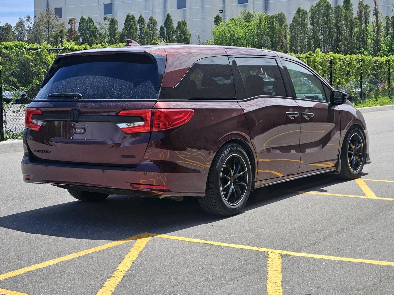 2018 Honda Odyssey Touring Auto Photo