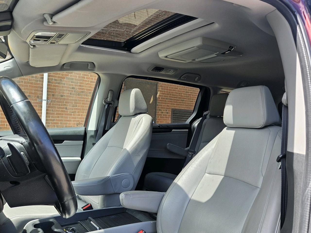 2018 Honda Odyssey Touring Auto Photo