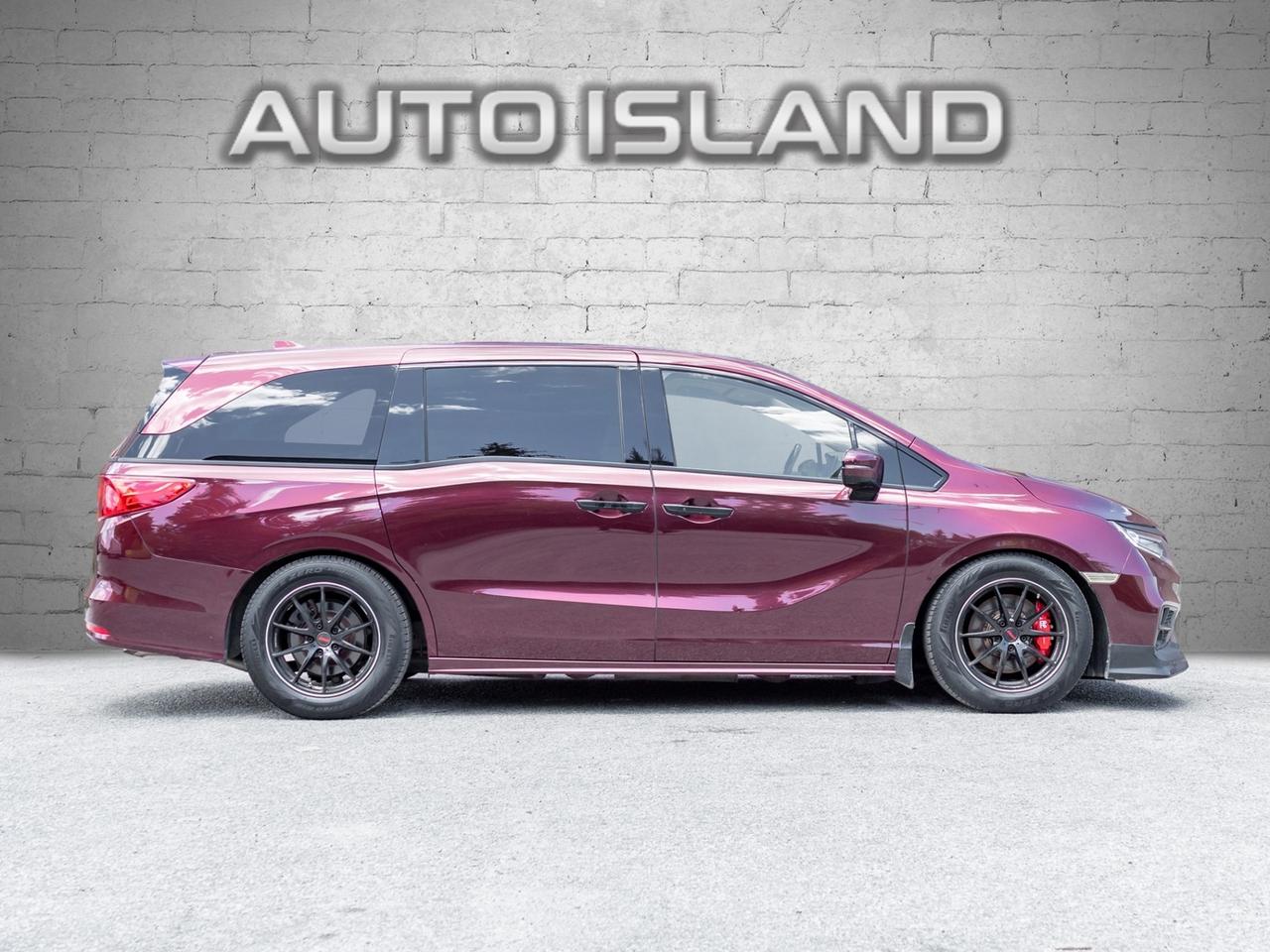 2018 Honda Odyssey Touring, Nav, Camera, Leather, Sunroof Photo2