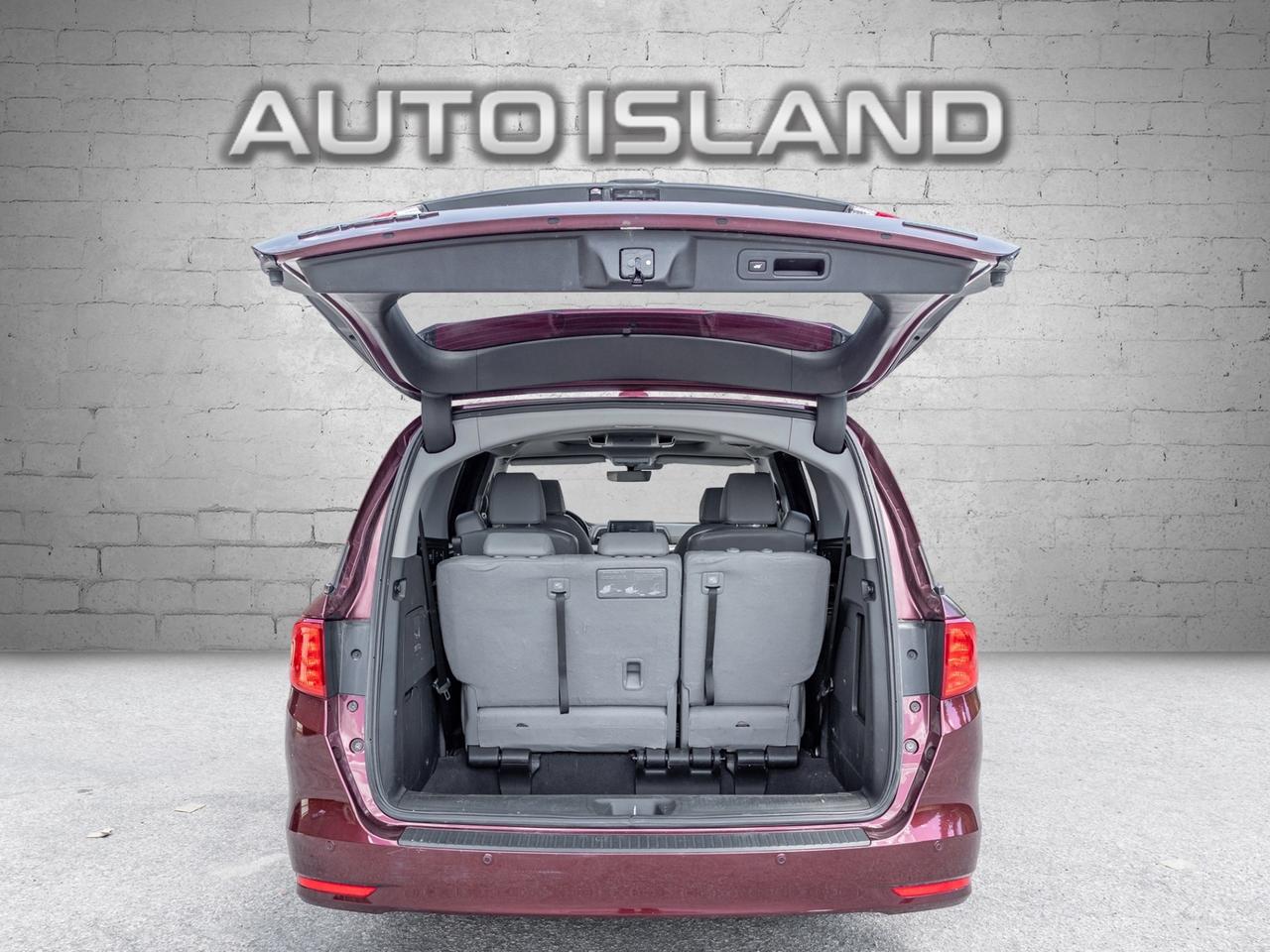 2018 Honda Odyssey Touring, Nav, Camera, Leather, Sunroof Photo