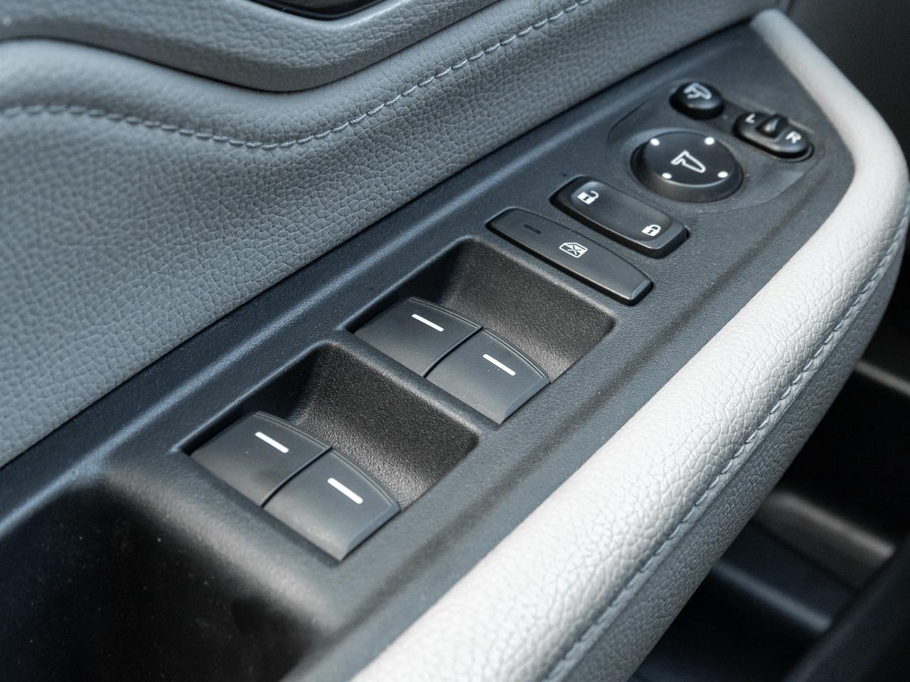 2018 Honda Odyssey Touring, Nav, Camera, Leather, Sunroof Photo