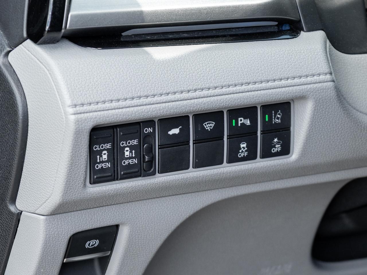 2018 Honda Odyssey Touring, Nav, Camera, Leather, Sunroof Photo