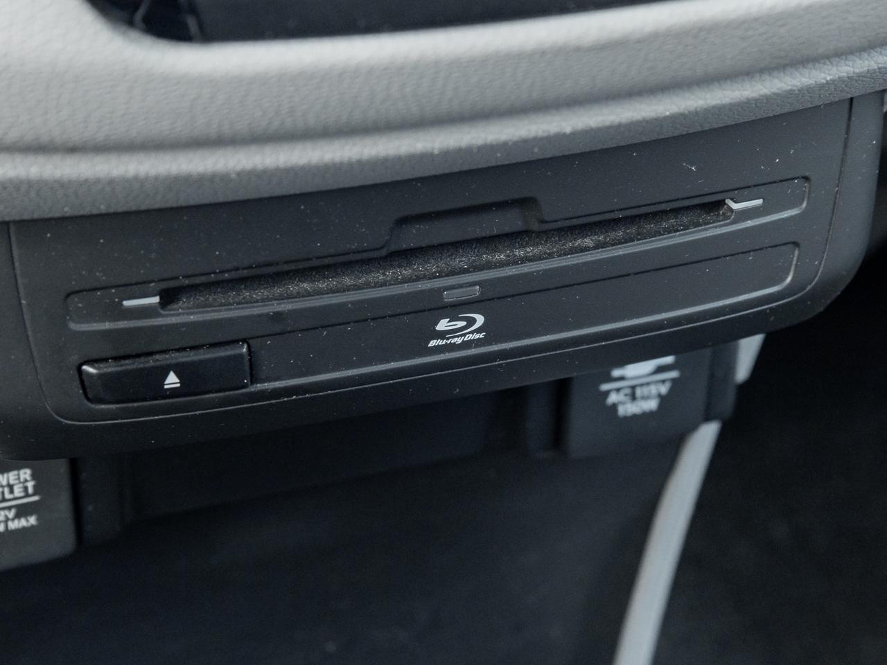 2018 Honda Odyssey Touring, Nav, Camera, Leather, Sunroof Photo