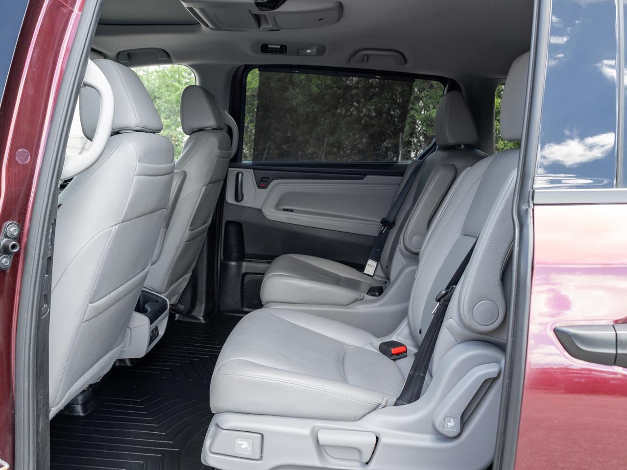 2018 Honda Odyssey Touring, Nav, Camera, Leather, Sunroof Photo