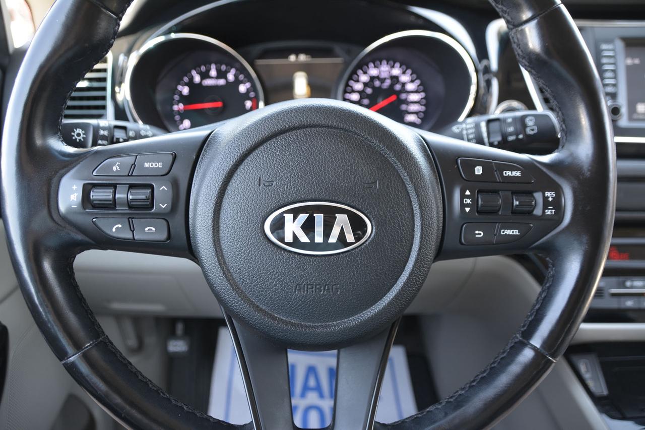 2020 Kia Sedona SX Photo